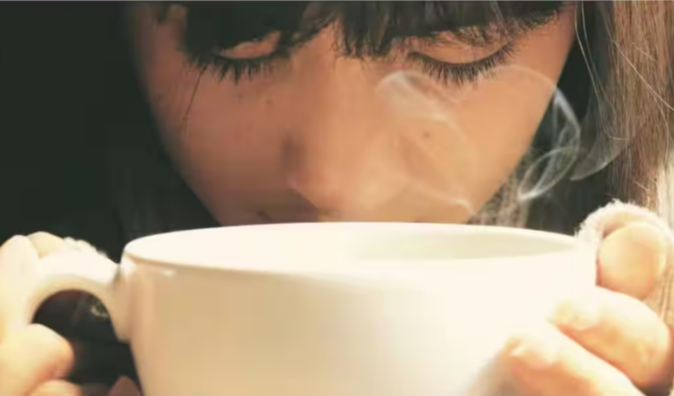 Esophageal Cancer : టీ, కాఫీలు వేడిగా తాగుతున్నారా? అయితే అలవాటును మార్చుకోండి, లేకుంటే క్యాన్సర్ వస్తుందట