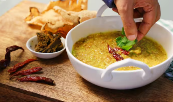 Makar Sankranti Special : మకర సంక్రాంతి రోజు చేసుకోవాల్సిన మినపప్పు కిచిడి.. టేస్టీ రెసిపీ ఇదే