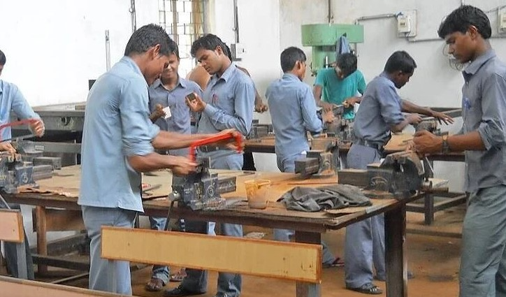 8th క్లాస్‌తోనే ఐటీఐ.. ప్రభుత్వం కీలక నిర్ణయం