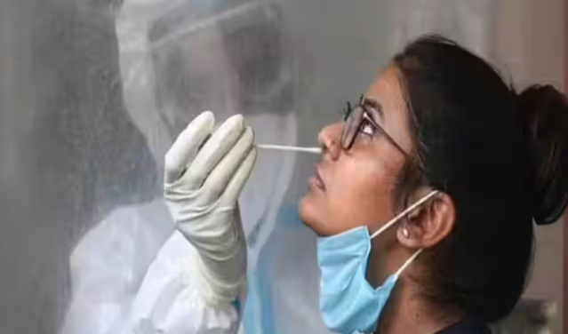 AP Corona Deaths: ఏపీలో 12 మందికి కరోనా పాజిటివ్.. నలుగురు మృతితో కలకలం, మళ్లీ టెన్షన్ టెన్షన్