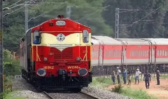 SCR: సంక్రాంతికి 11 ప్రత్యేక రైళ్లు ప్రకటించిన దక్షిణ మధ్య రైల్వే
