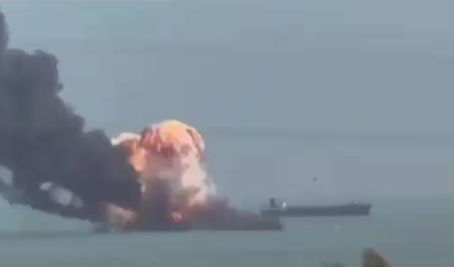 US Iran War: తీవ్ర స్థాయికి అమెరికా, ఇరాన్‌ మధ్య యుద్ధం! 20 యుద్ధనౌకలు, వందలాది ఫైటర్ జెట్‌లతో హోర్ముజ్‌తో రౌండప్‌!