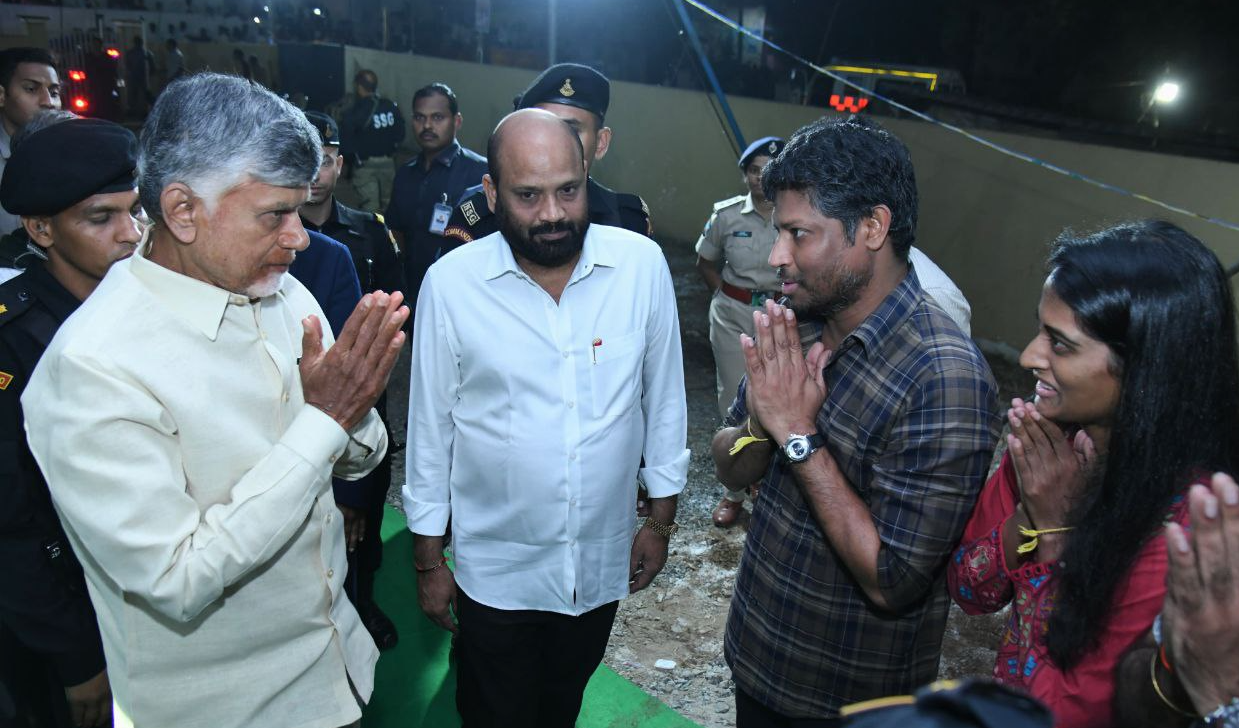 మాజీ ఎంపీ కంభంపాటి రామ్మోహన్ రావుని సీఎం చంద్రబాబు నాయుడు గారు పరామర్శించారు.