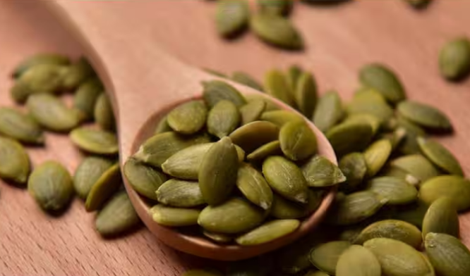 Pumpkin Seeds Benefits : 30 రోజులు గుమ్మడి గింజలు తింటే శరీరంలో జరిగే మార్పులు ఇవే.. బరువు తగ్గుతారా?