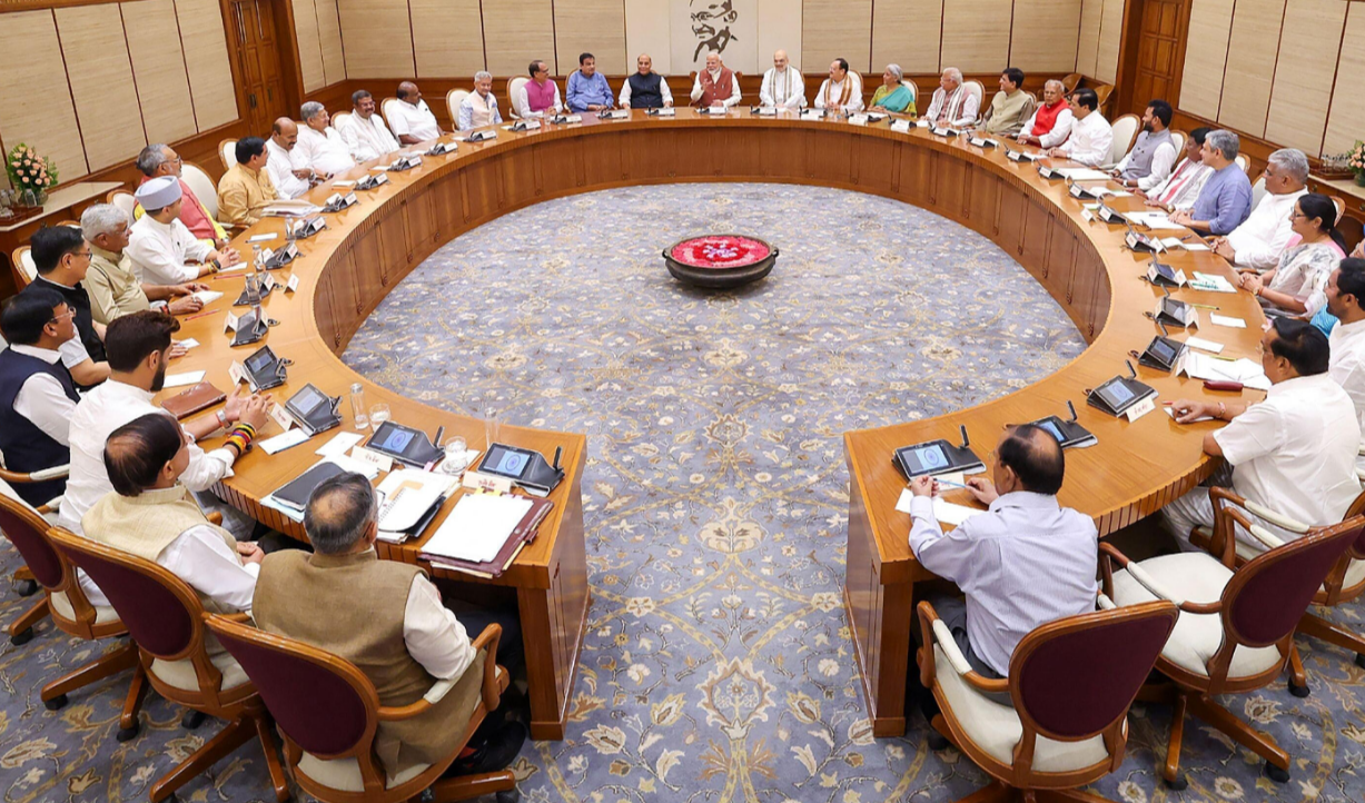 కేంద్ర ప్రభుత్వ ఉద్యోగులకు డీఏ 3 శాతం పెంపు