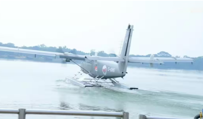 Seaplane Services: త్వరలో హుస్సేన్ సాగర్ నుంచి ప్రకాశం బ్యారేజీ వరకు స్లీ ప్లేన్ సర్వీసులు.. పర్యాటక రంగానికి బూస్ట్