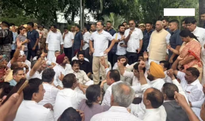 Rahul Gandhi Lok Kalyan Marg Protest: ప్రధాని నివాసం ముట్టడికి రాహుల్, ప్రియాంక యత్నం- ఢిల్లీలో తీవ్ర ఉద్రిక్తత, కాంగ్రెస్ నేతల అరెస్ట్!